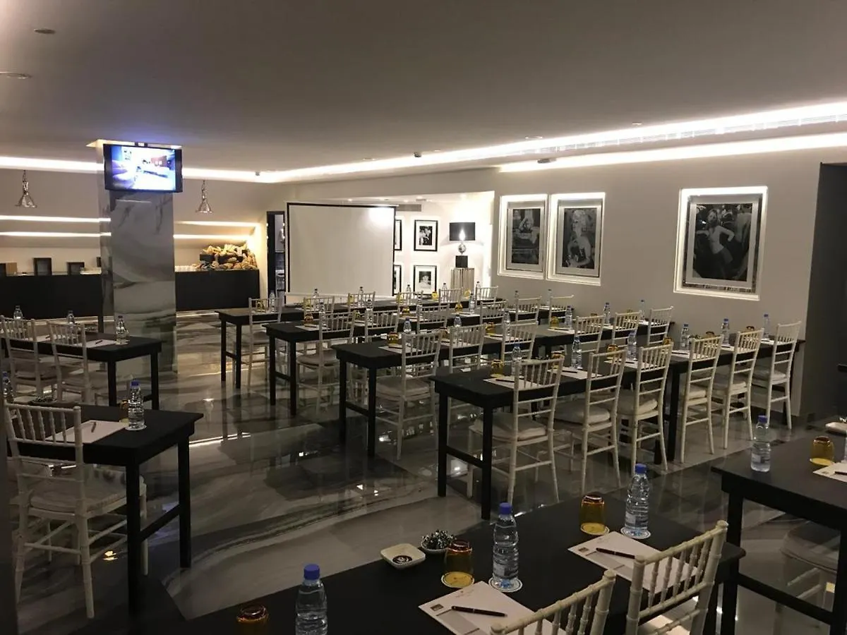 Отель Royal Tulip Achrafieh Бейрут